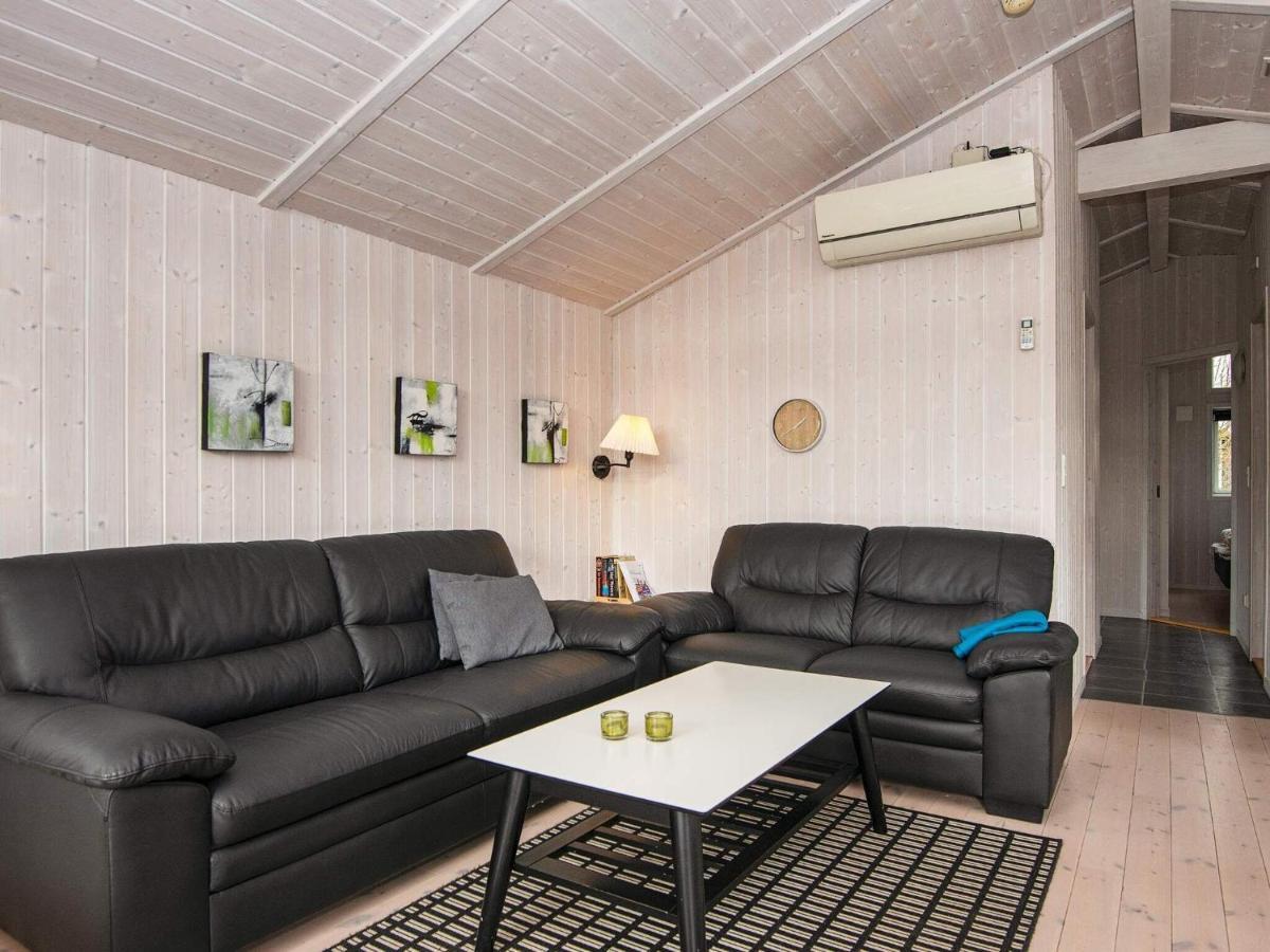 Three-Bedroom Holiday Home In Juelsminde 18 Sonderby  Exterior foto