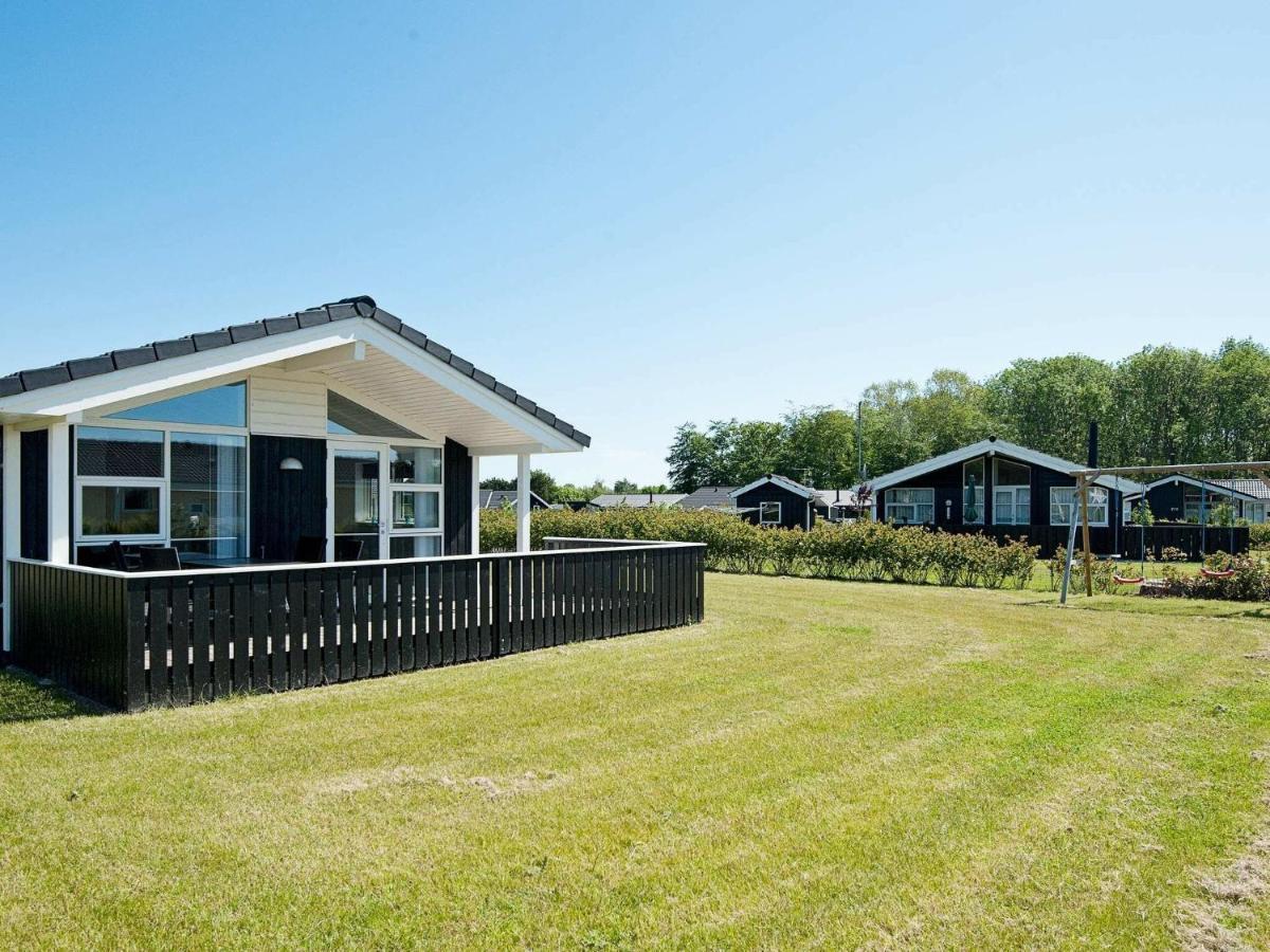 Three-Bedroom Holiday Home In Juelsminde 18 Sonderby  Exterior foto